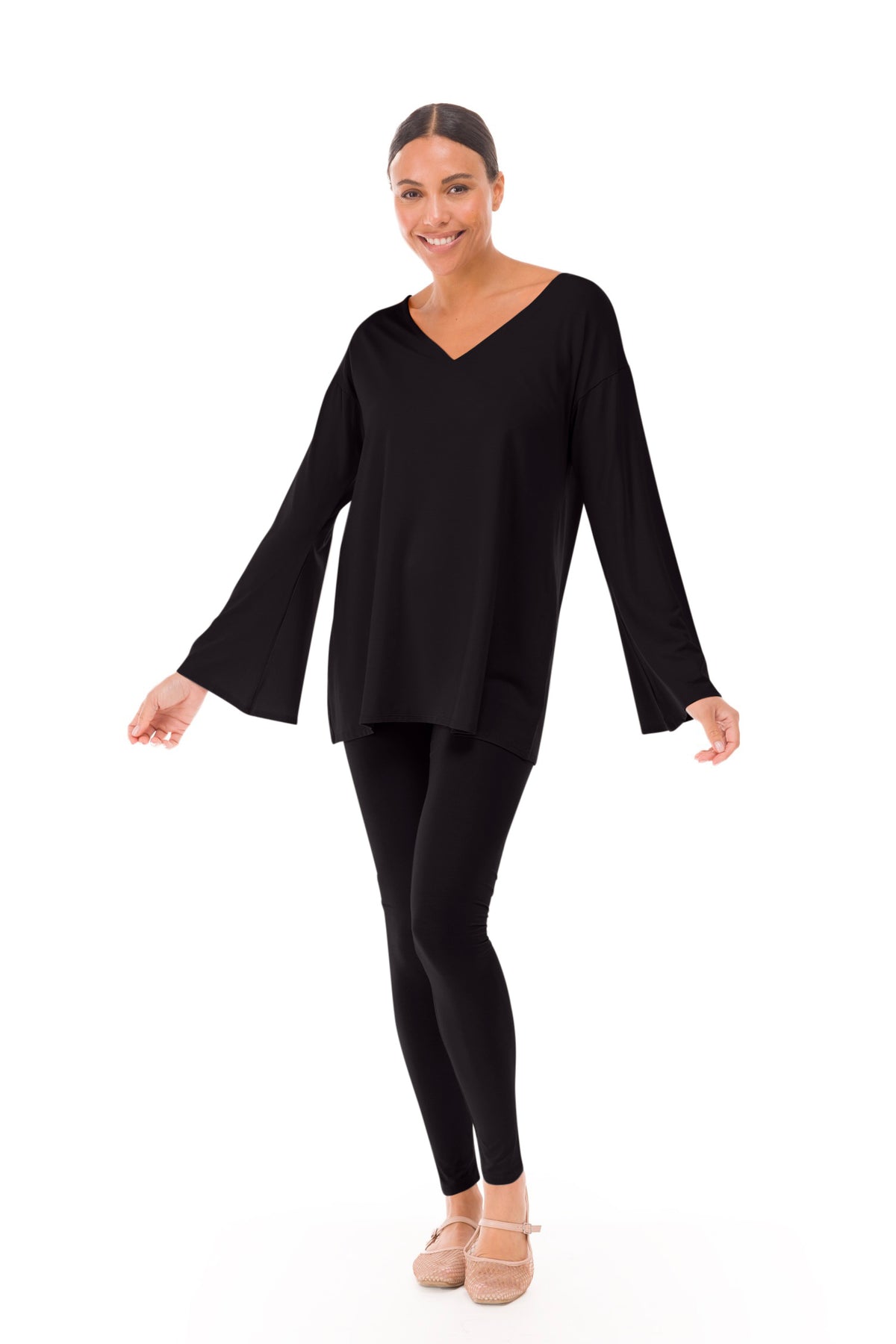 BAMBOO FLUTED V-NECK TOP BLACK
