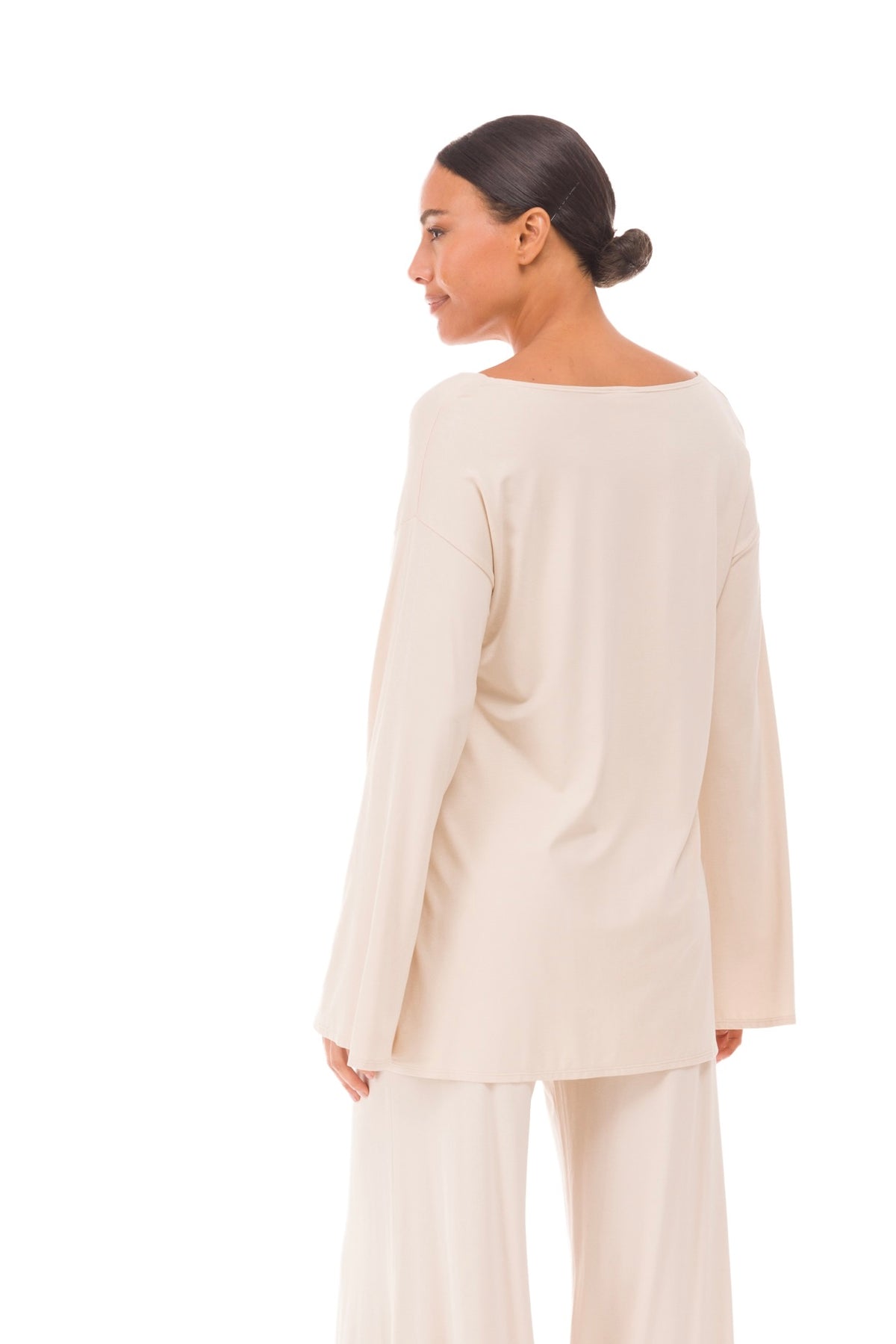 BAMBOO FLUTED V-NECK TOP ECRU