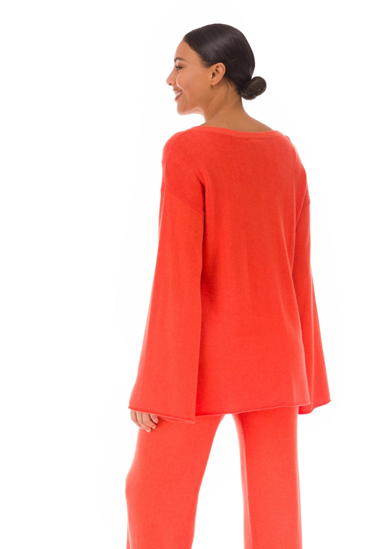 100% CASHMERE FLUTED V-NECK JUMPER ORANGE