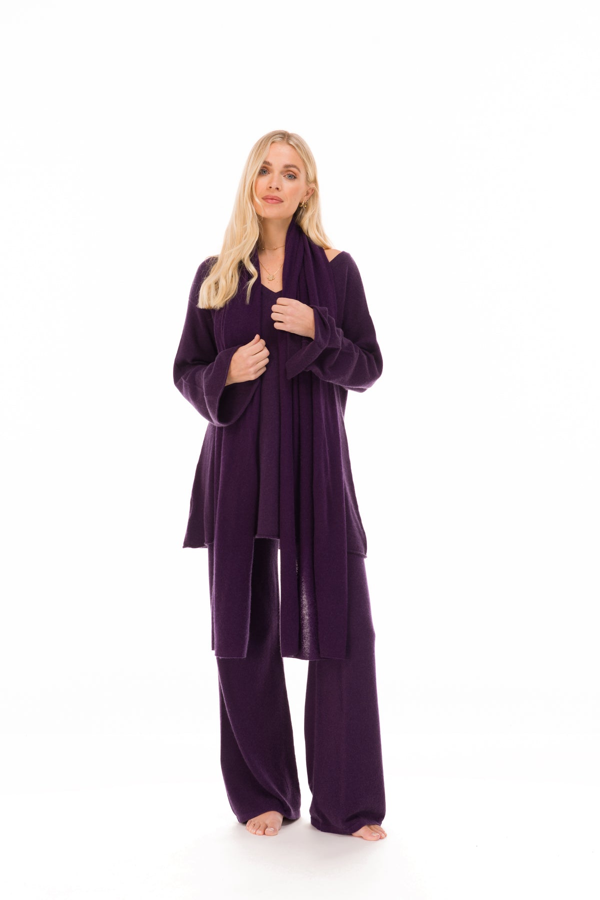 100% CASHMERE FLUTED V-NECK JUMPER AUBERGINE