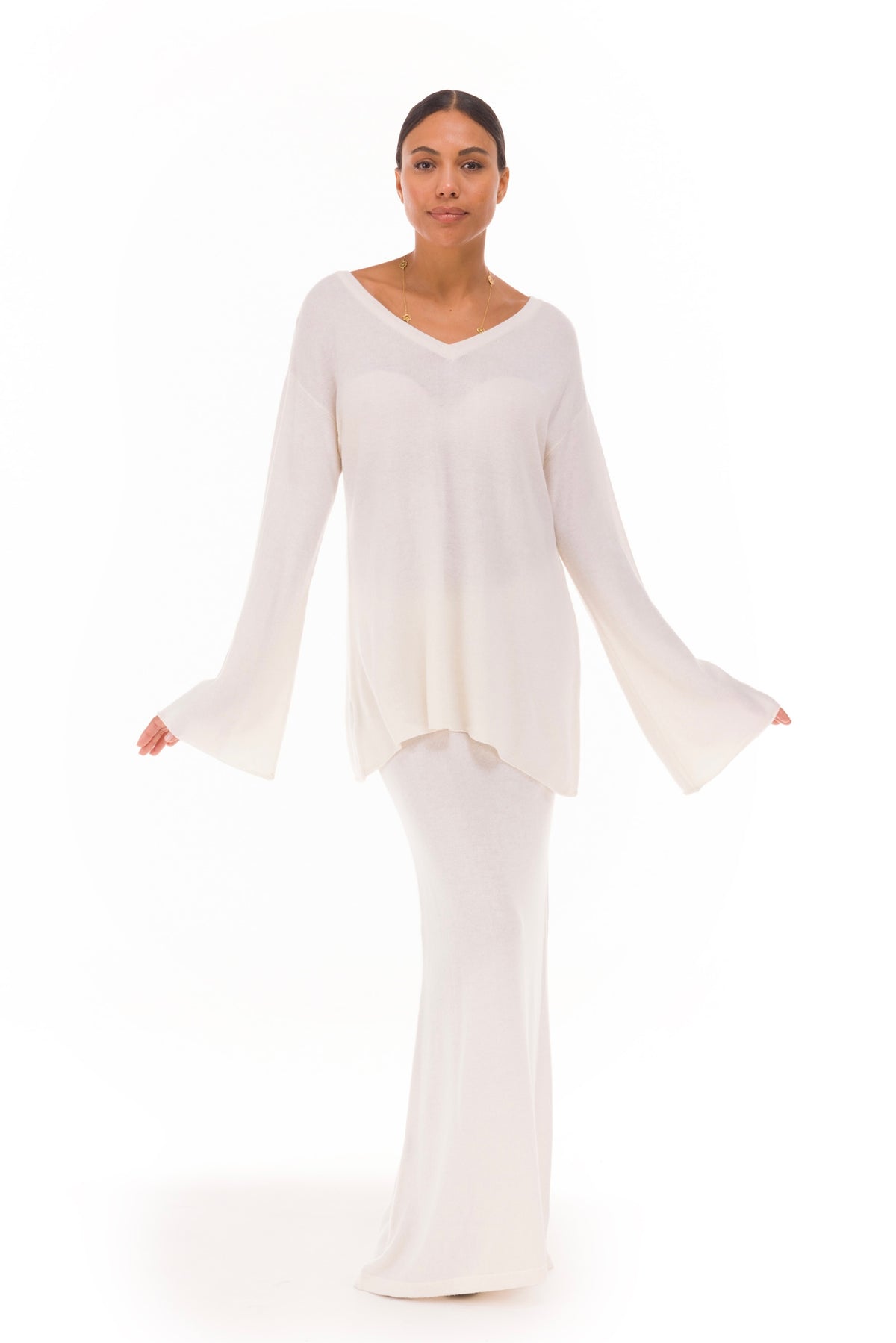 100% CASHMERE FLUTED V-NECK JUMPER WINTER WHITE