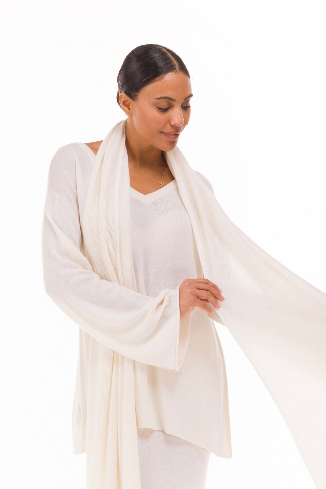 100% CASHMERE FLUTED V-NECK JUMPER WINTER WHITE