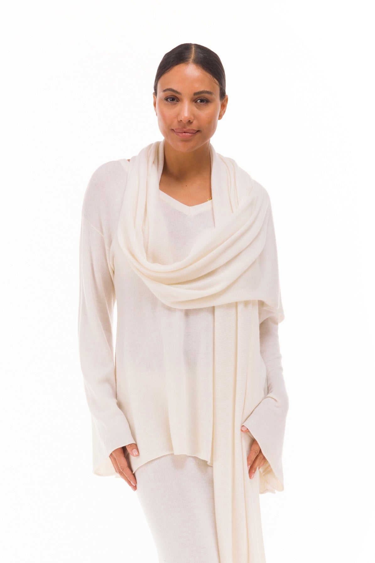 100% CASHMERE FLUTED V-NECK JUMPER WINTER WHITE