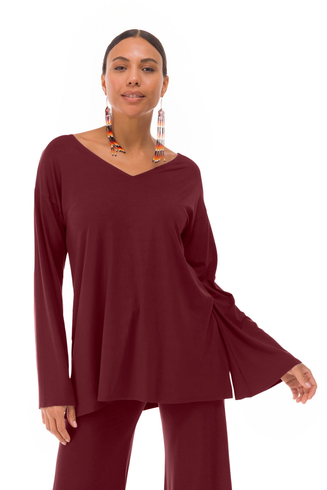 BAMBOO FLUTED V-NECK TOP BURGUNDY