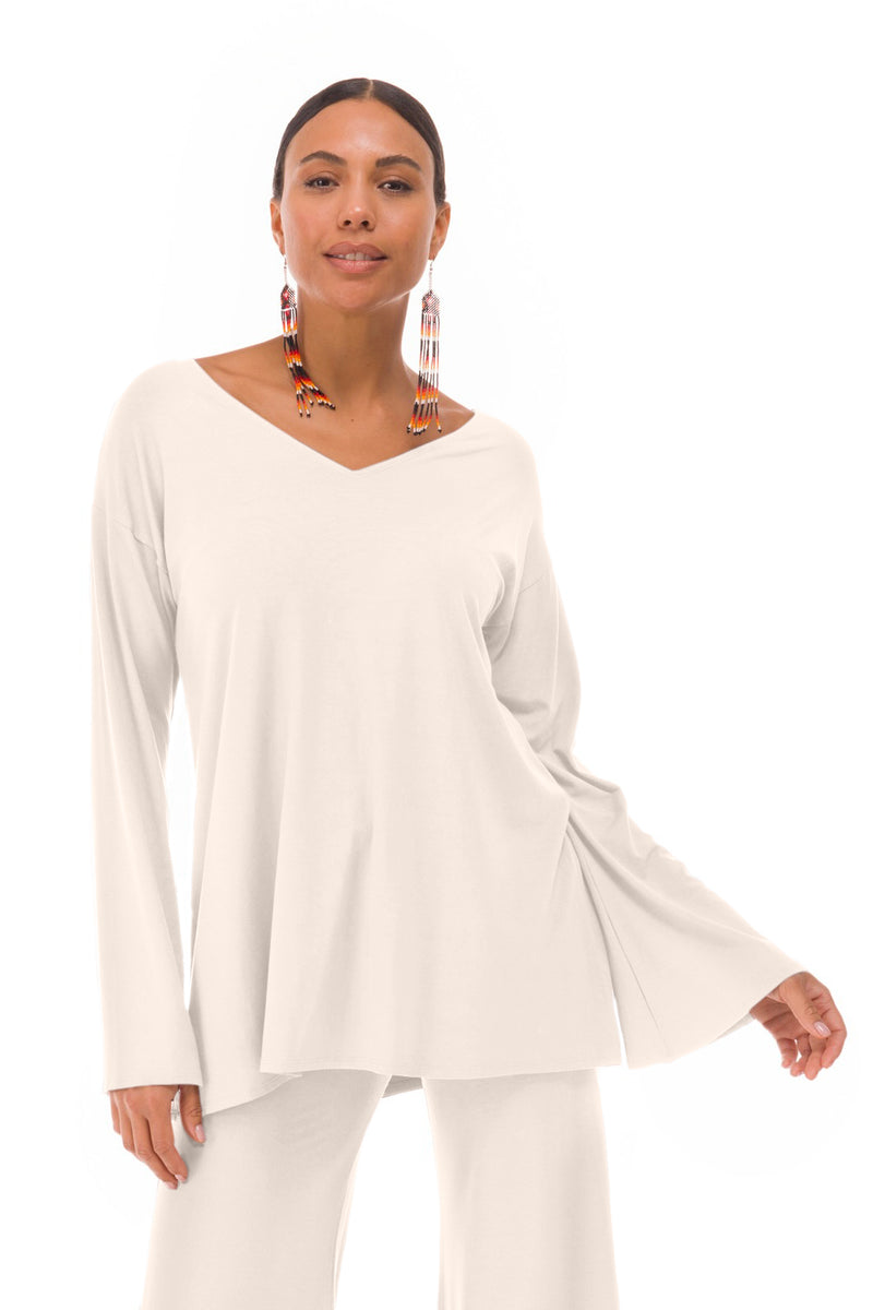 BAMBOO FLUTED V-NECK TOP ECRU