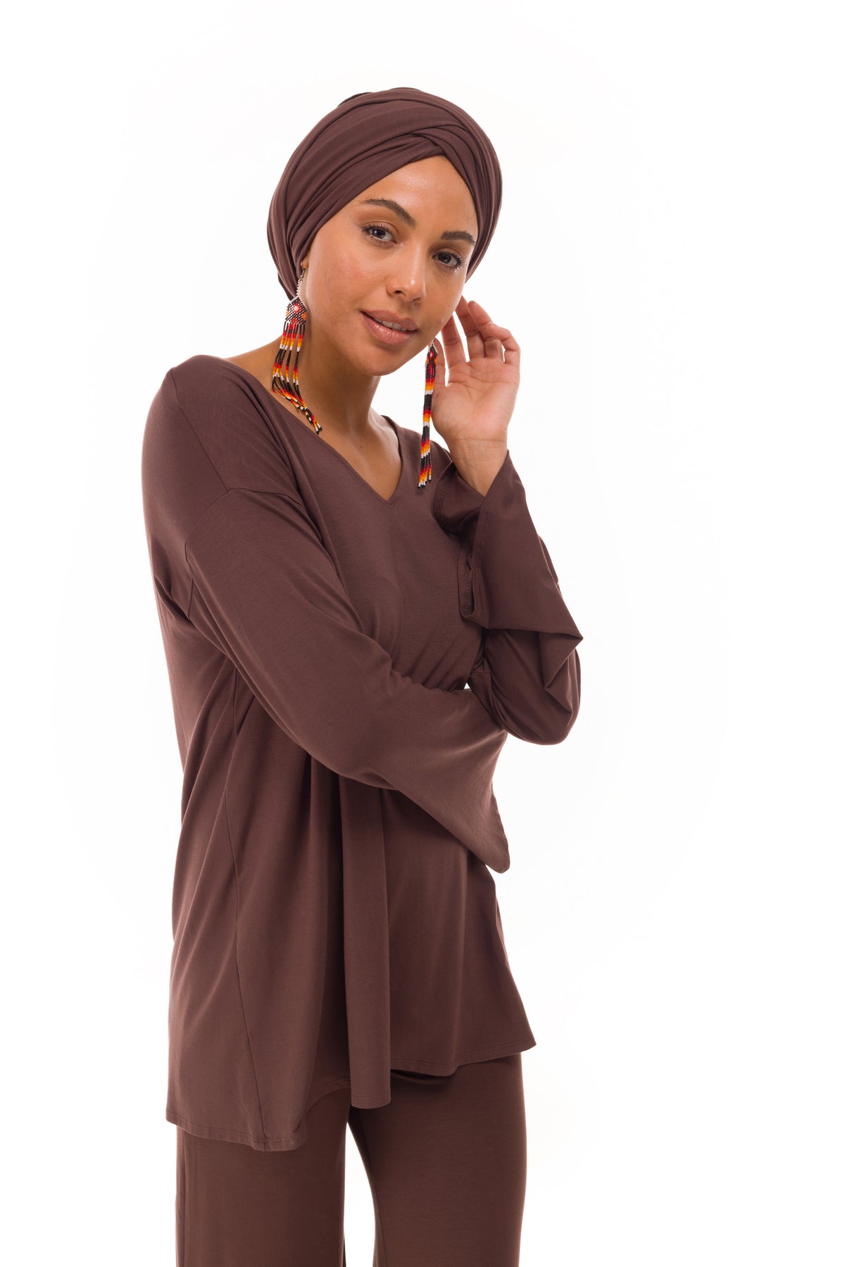 BAMBOO FLUTED V-NECK TOP BROWN