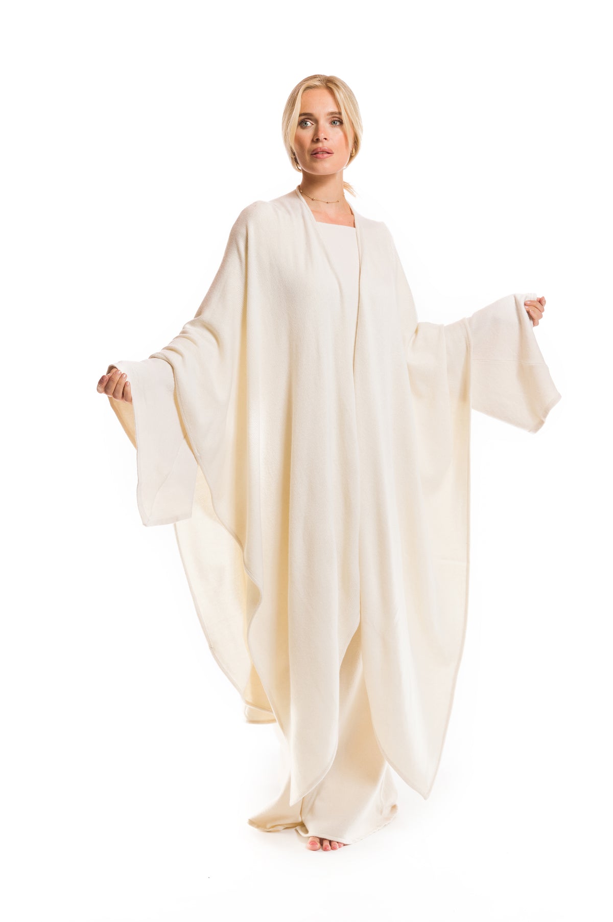 100% 4 PLY AVALON CASHMERE CAPE WINTER WHITE