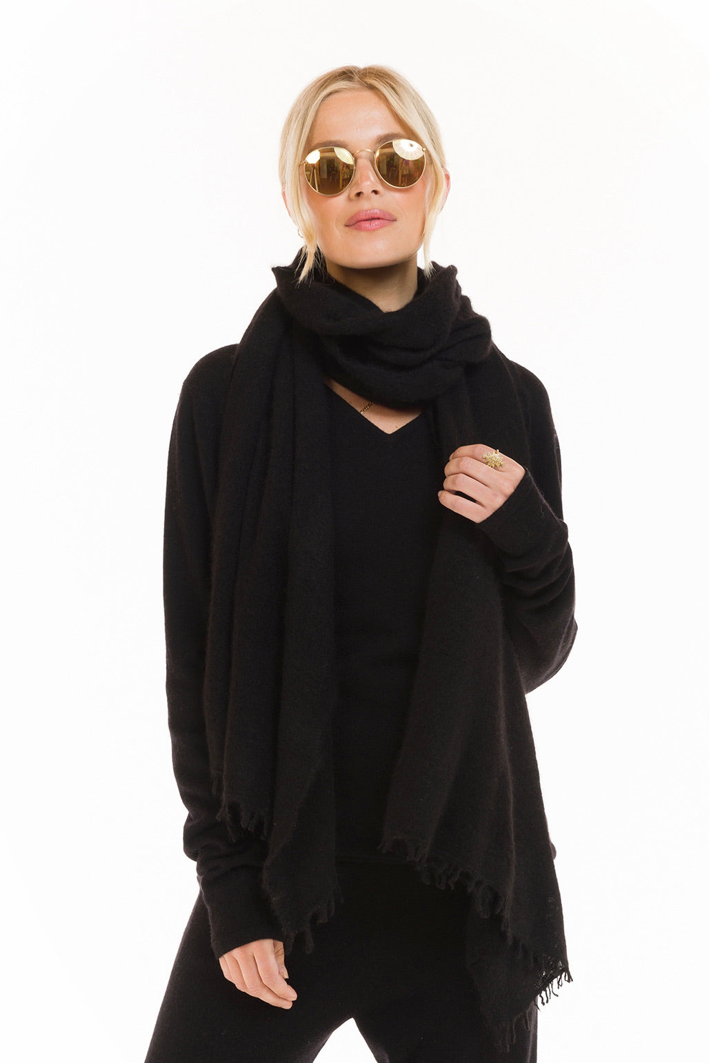 100% CASHMERE V-NECK TOP BLACK