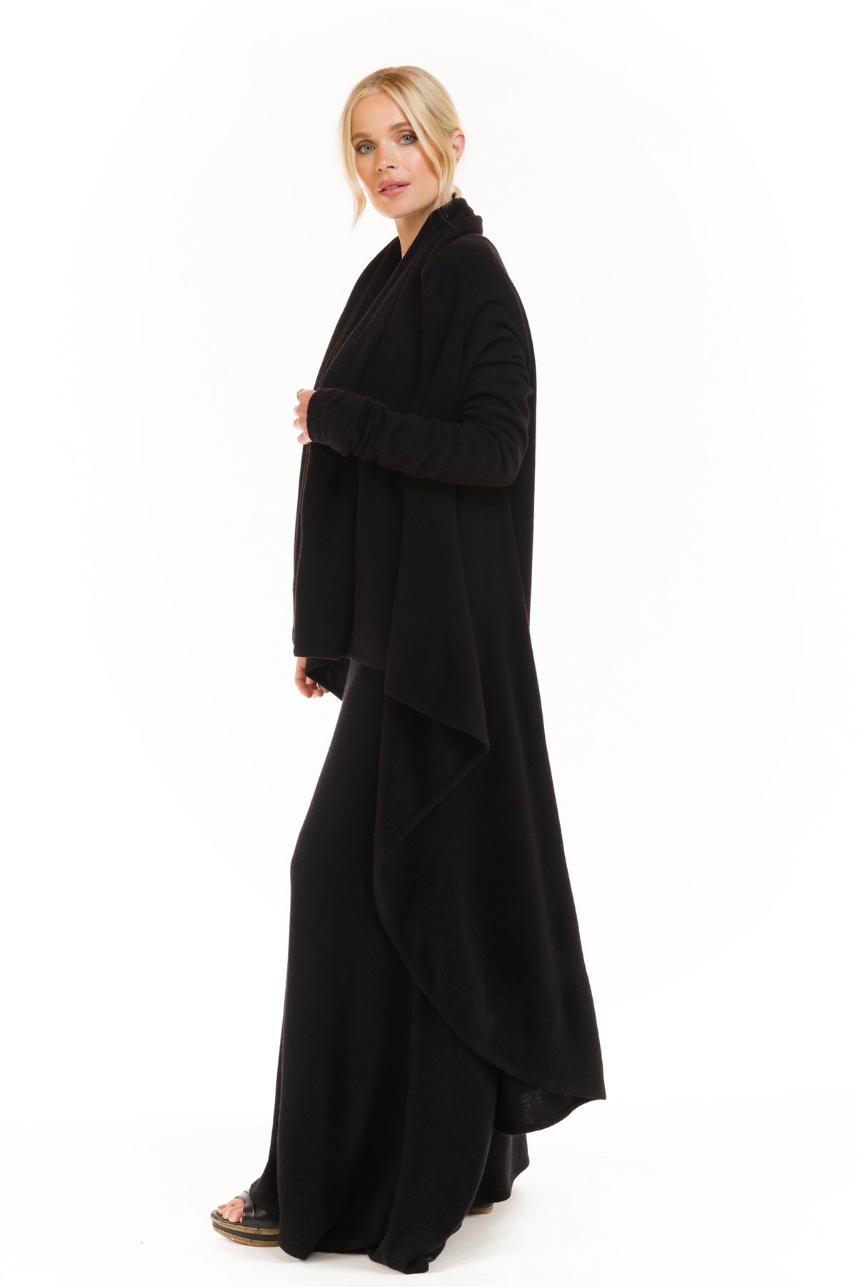 100% CASHMERE MAXI FITTED DRESS BLACK