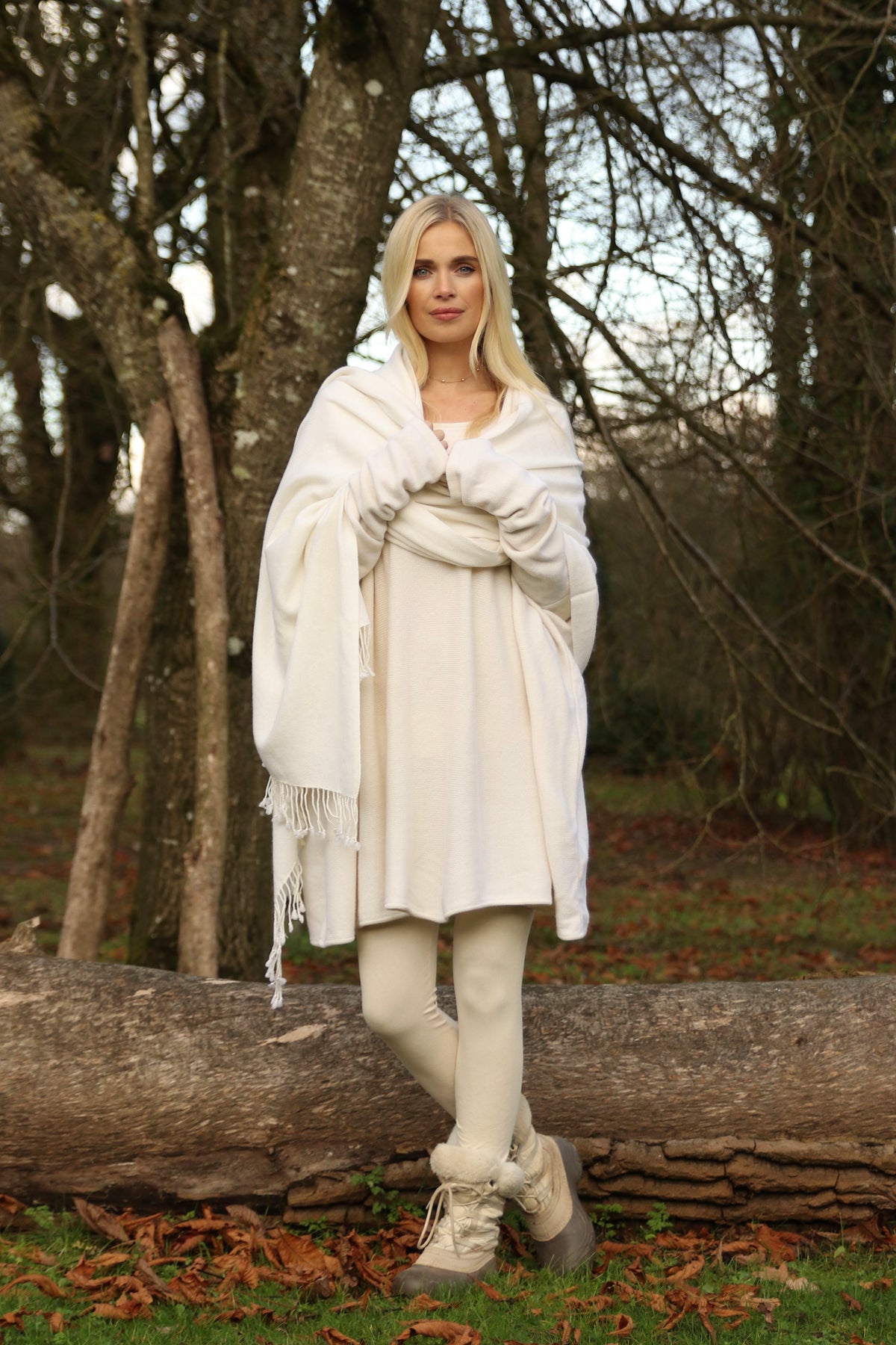 100% 4 PLY CASHMERE SNUGGLE BOX JUMPER WINTER WHITE